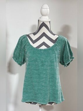 W5 Women's Green White Patterned Short Puff Sleeve Ribbed Blouse Size Medium NWT